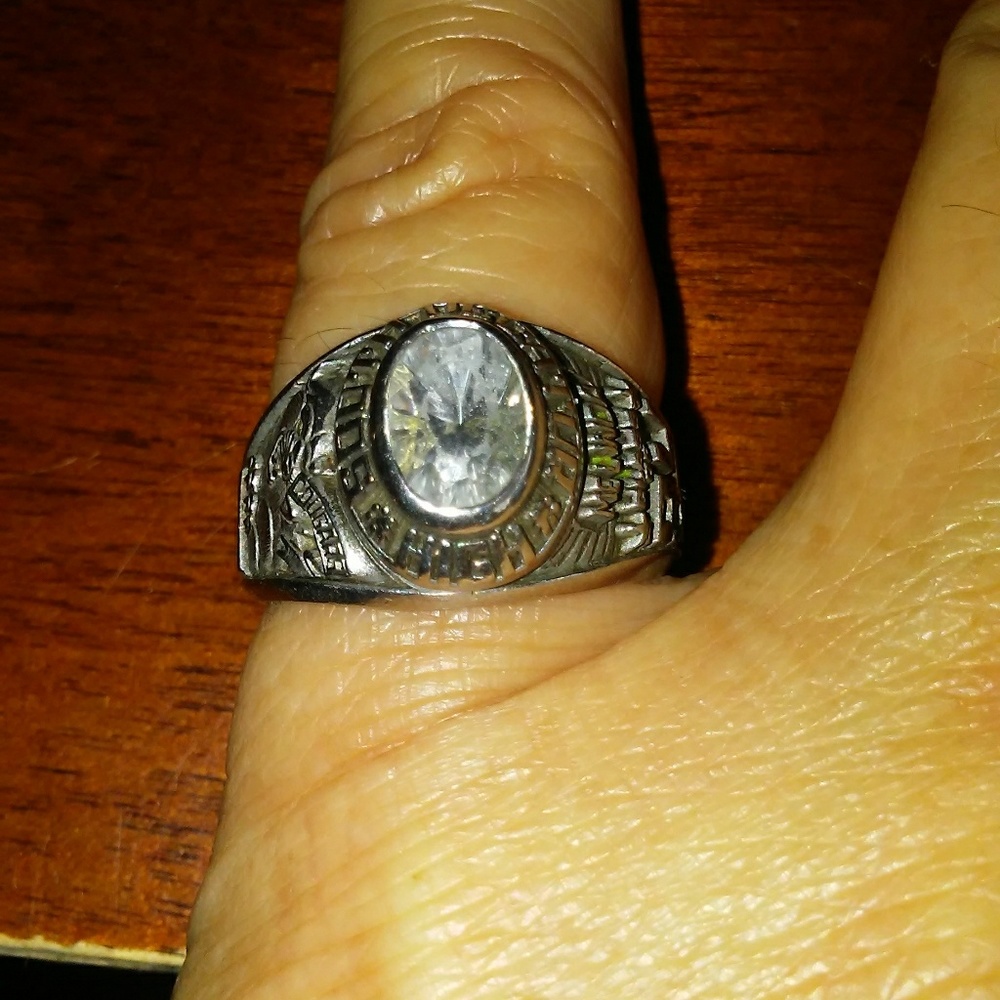 Solid sterling silver class ring